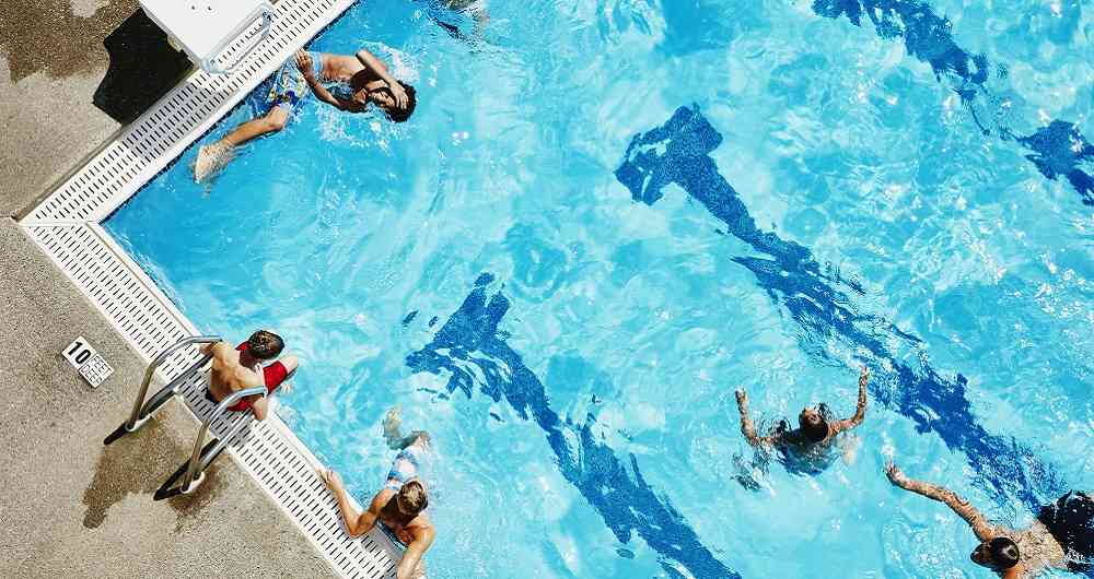 ¿Las enfermedades venéreas se pueden pasar en piscinas?